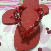 Vermelho com pedrarias e borboleta
