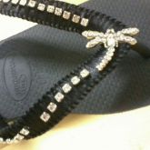 Preto com strass prata e libélula